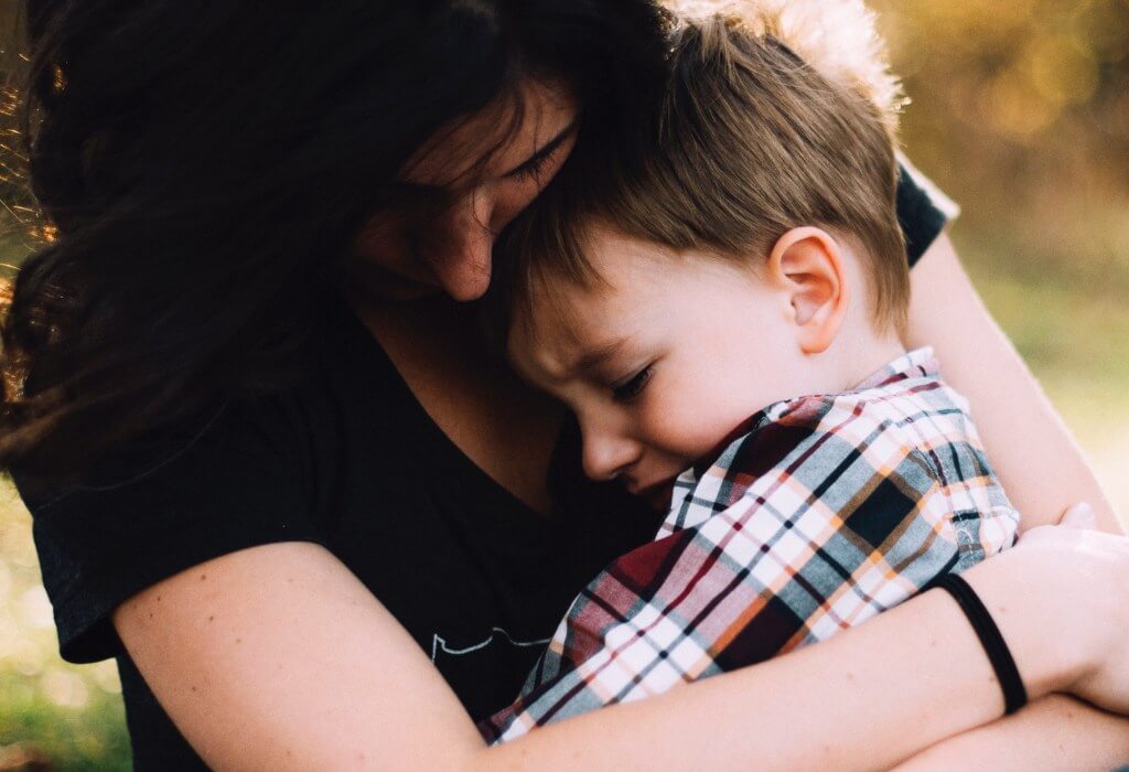 母亲认同孩子情绪